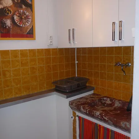 A L'ombre Des Micocouliers Holiday home *