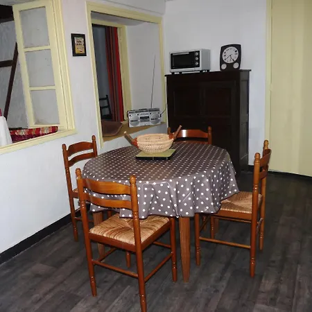 A L'ombre Des Micocouliers Holiday home *